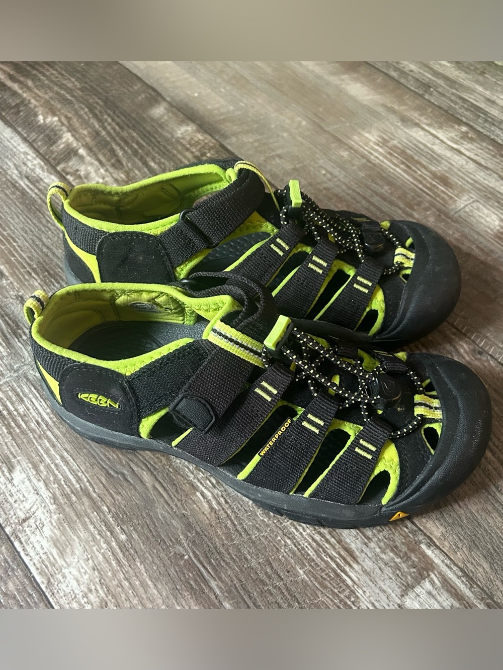 Keen Kids Black & Lime Green Closed-Toe Sport Sandals